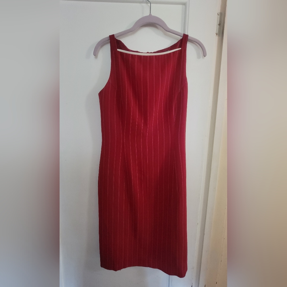Elegant Red Sleeveless Dress